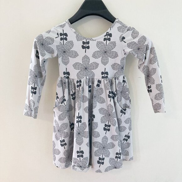 Hanna Andersson  Skater Dress with Pockets Black and White Flowers cm 110 size 5 - Picture 1 of 4